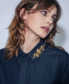 PLAIN SHIRT WITH NECK FLOWER EMBROIDERY
