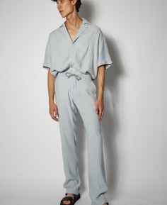 PANTALON DÉCONTRACTÉ AVEC BRODERIE EN FIL