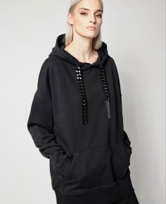 OVERSIZED HOODIE WITH CHAIN AND METAL PLATE