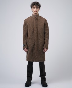 CURLY COAT WITH COLLAR RIB